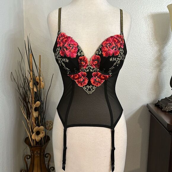 Victoria’s Secret Embroidered Push Up Garter Slip Red And Black Size 34C - Picture 12 of 12